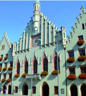Bild: Rathaus (www.erleben-landshut.de)