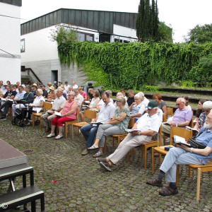 Besucher am Kirchweih-Gottesdienst 2024